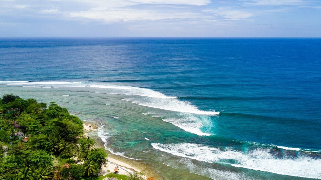 Menjelajahi Pesona Pantai Tanjung Setia Krui