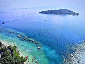 Temukan Keajaiban Pantai Mutun Lampung